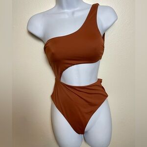 NOIZE One-Shoulder One-Piece Swimsuit